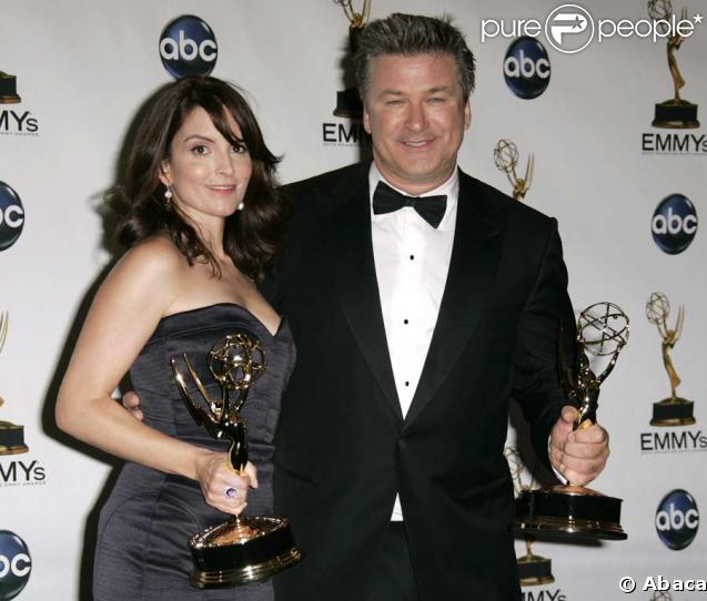 Tina Fey et Alec Baldwin aux Emmy Awards