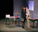 Catherine Jacob et Christian Charmetant dans Célibataires
