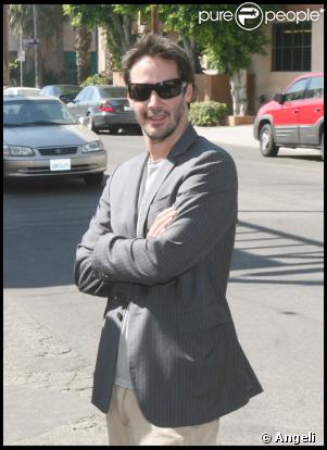 Keanu Reeves sort d'un déjeuner d'affaire à Los Angeles