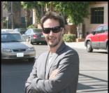 Keanu Reeves sort d'un déjeuner d'affaire à Los Angeles