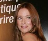 Léa Drucker très sexy à l'avant-première de Coluche, le 6/10/08