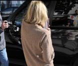 Kate Moss, le bon look même pour aller chercher son journal