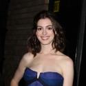 REPORTAGE PHOTOS : Anne Hathaway la belle bleue, Thandie Newton la belle jaune et Gwyneth Paltrow en noir : qui a le meilleur look ? 