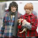 REPORTAGE PHOTOS : Quand Ronnie Wood et sa petite fille... euh non... sa petite amie de 19 ans, filent le parfait amour !!!! 