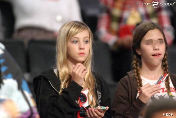 Ava, la fille d'Heather Locklear au match de basket, le 21/11/08