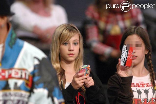 Ava, la fille d'Heather Locklear au match de basket, le 21/11/08