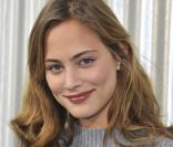 Nora Arnezeder