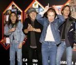 AC/DC : Malcolm Young, Brian Johnson, Angus Young, 