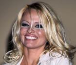 Pamela Anderson, gonflée à bloc pour une vente aux enchères de Las Vegas