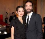 John Nollet présente son hair room service à Marion Cotillard