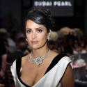 VIDEO : Regardez les premières images de Salma Hayek en infirmière de charme d'Alec Baldwin!