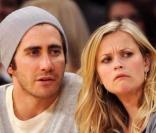 Jake Gyllenhaal et Reese Witherspoon assistent à un match de basket ! 04/01/09