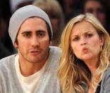 Jake Gyllenhaal et Reese Witherspoon assistent à un match de basket ! 04/01/09