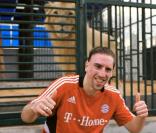Franck Ribéry et son ami le lion, au zoo de Dubaï...