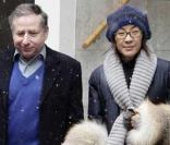 Michelle Yeoh et Jean Todt rendent visite à Rachida Dati à la clinique de la Muette le 05/01/2009