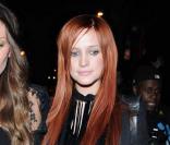 Ashlee Simpson sort en boîte, et elle est rousse