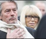 Alain Delon et Mireille Darc aux obsèques de Georges Cravenne