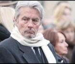 Alain Delon aux obsèques de Georges Cravenne