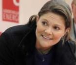 La princesse Victoria de Suède : les Suédois la font casquer... et elle paye quand même sa bouteille !