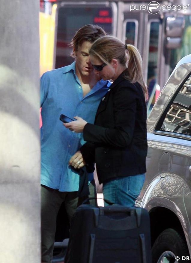 Julia Roberts et son mari Danny Moder, un couple amoureux qui n'a pas envie de se dire aurevoir 