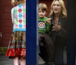 Kate Winslet, Mia Honey (de dos) et Joe Alfie 