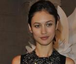Olga Kurylenko chez Chanel avec... Bernadette Chirac !