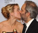 Kate Winslet sublime au côté de son mari Sam Mendes aux Golden Globes 
