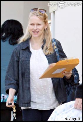 Naomi Watts, Liev Schreiber et leur petit Samuel Kai sont en virée à L.A ! 28/01/09