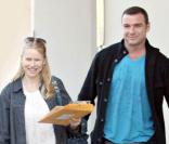 Naomi Watts, Liev Schreiber et leur petit Samuel Kai sont en virée à L.A ! 28/01/09