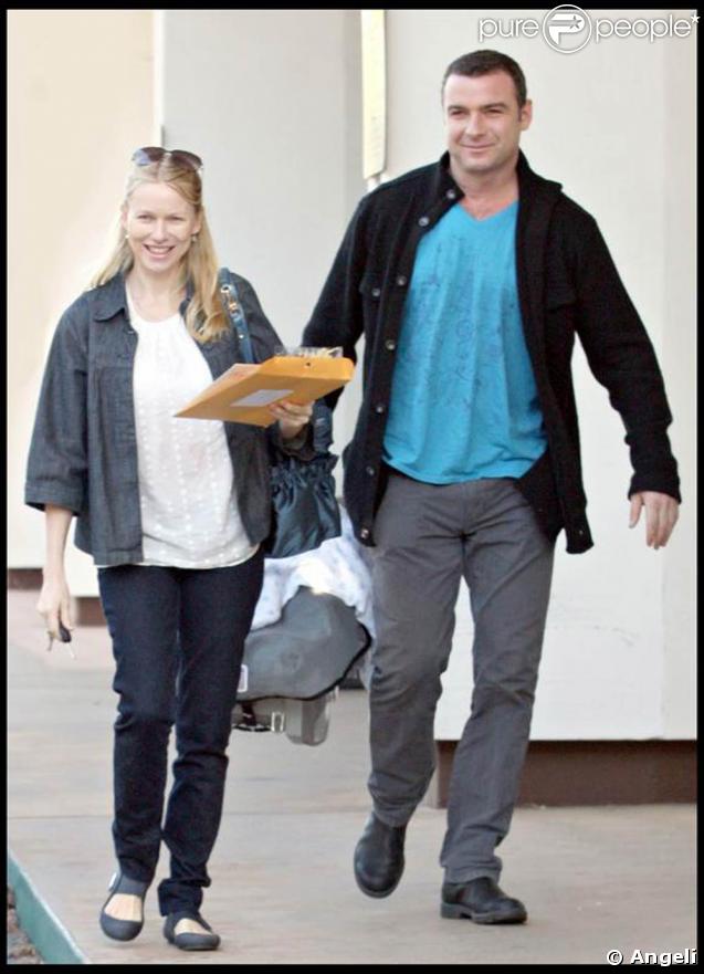 Naomi Watts, Liev Schreiber et leur petit Samuel Kai sont en virée à L.A ! 28/01/09