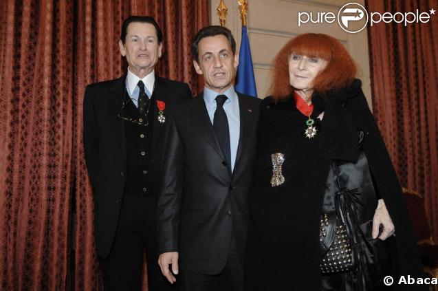 Remise des insignes de la Légion d'honneur à l'Elysée, le 28 janvier 2009 : Jean-Louis Scherrer est fait chevalier, Sonia Rykiel élevée au rang de commandeur.