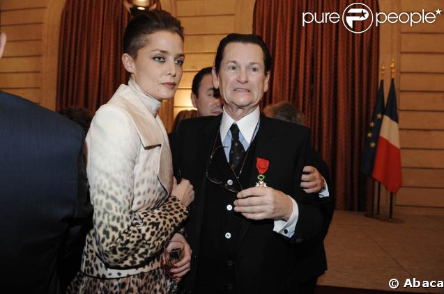 Remise des insignes de la Légion d'honneur à l'Elysée, le 28 janvier 2009 : Jean-Louis Scherrer, ici avec sa fille Leonor, est fait chevalier, Sonia Rykiel élevée au rang de commandeur.