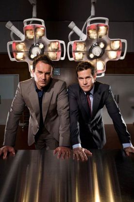 Julian McMahon et Dylan Walsh