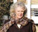 Camilla Parker-Bowles en visite dans un centre d'entraînement d'une brigade canine à Keston