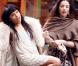Zoë Kravitz déchaînée sous l'oeil de sa complice Olivia Thirlby. Les deux demoiselles posent pour Annie Leibovitz...