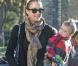 Jessica Alba et Naomi Watts sont des mamans chic et branchées ! Savez-vous pourquoi ? Regardez bien...