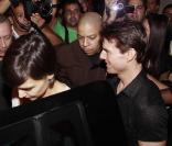 Katie Holmes et Tom Cruise sortent d'un restaurant japonais de Rio. 02/02/09
