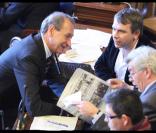 Philippe Torreton assiste au Conseil de Paris, avec Bertrand Delanoë