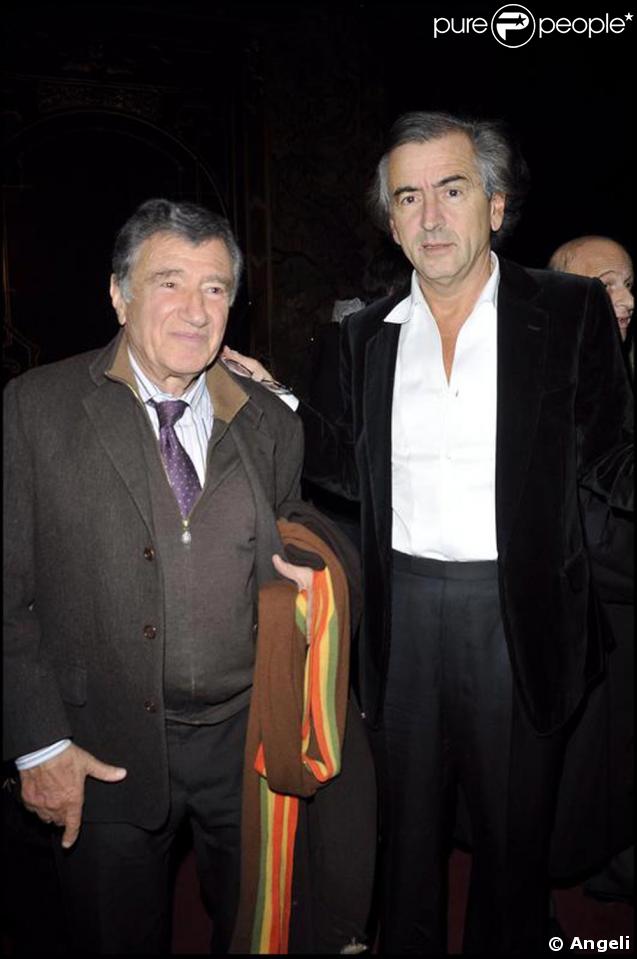 Bernard-Henri Levy et le professeur Etienne Beaulieu  au cinéma pour assister à la première du téléfilm Bernard Henri Levy, la déraison dans l'histoire