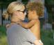 Heidi Klum et Henry. Pause tendresse en fin de journée... 07/09/08 