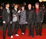 Jennifer Ayache et son groupe Superbus 
