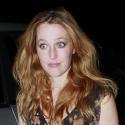 Gillian Anderson et son regard illuminé... Un petit coup dans le nez ?