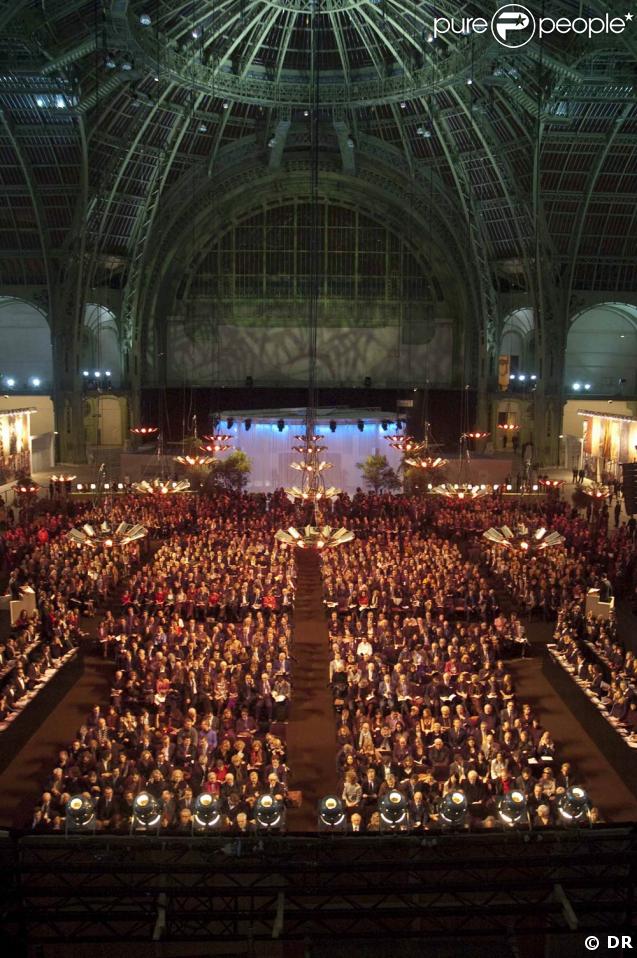 La nef du Grand Palais investie par des centaines de collectionneurs pour 
