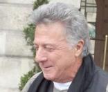 Dustin Hoffman à son arrivée à Paris, devant le Ritz