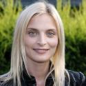 La ravissante Sarah Marshall, sur les traces de sa grand'mère Michèle Morgan... fait ses premiers pas au théâtre !