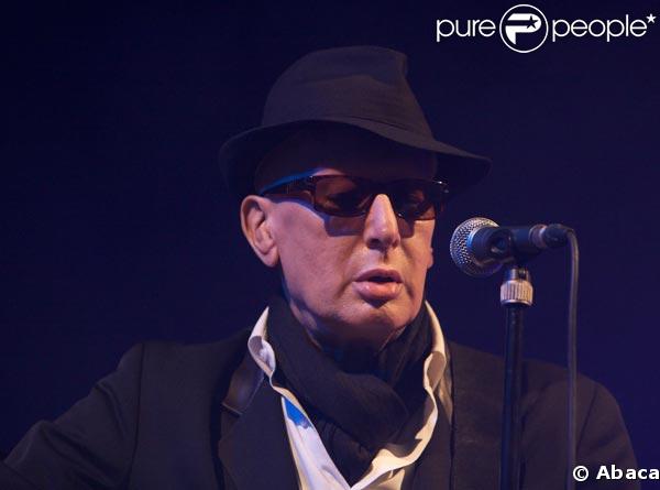 Et une troisième Victoire de la Musique pour Alain Bashung ! la Victoire pour l'album de la chanson de l'année