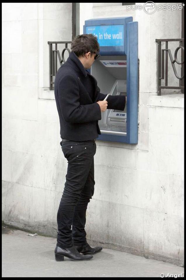 Jamie Hince. 01/03/09