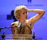 Sharon Stone lors de la vente aux enchères du gala de l'amfAR à Cannes en 2008