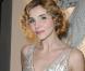 Clotilde Courau dans un syle Charleston à l'inauguration de la boutique Cavalli samedi soir à Paris