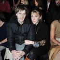Stanislas Merhar et sa chérie Mona : ils aiment admirer la mode... en duo !